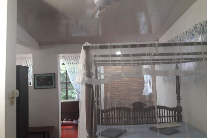 Room 28 of 49