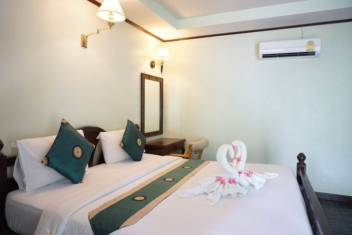 Room 28 of 61