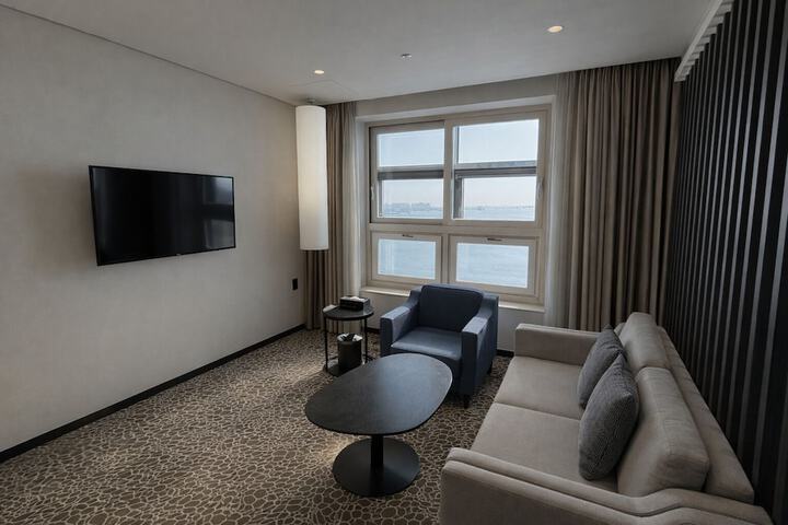 Room 28 of 46