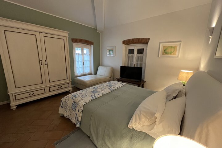 Room 8 of 26