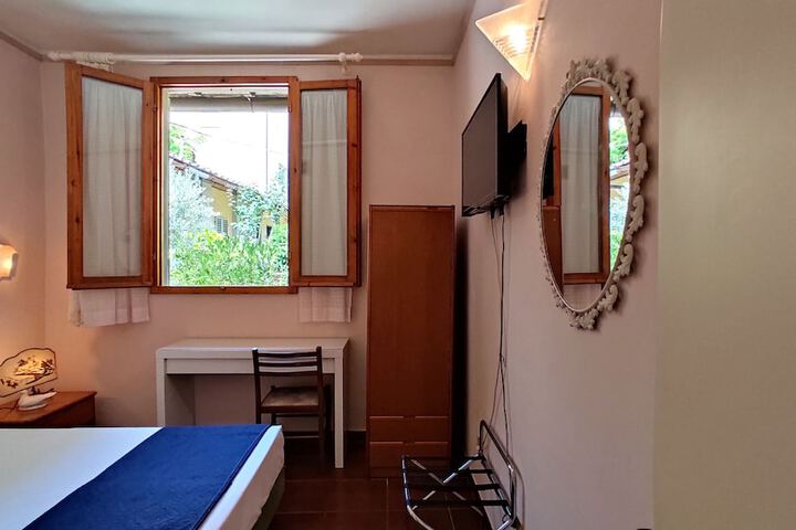 Room 32 of 52