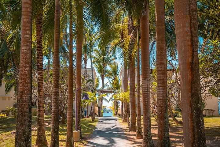 Hotel Exterior 82 of 87