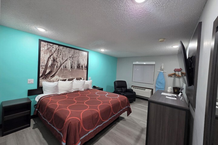 Room 14 of 25