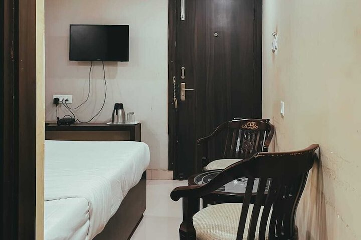 Room 27 of 53