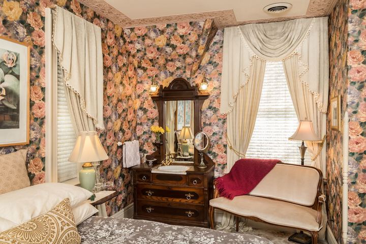 Room 27 of 58