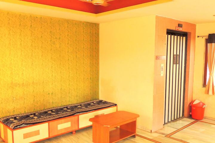 Room 2 of 16