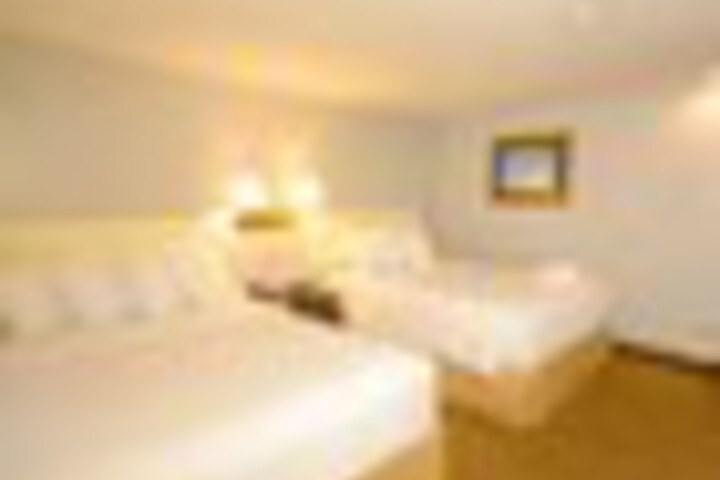 Room 80 of 207