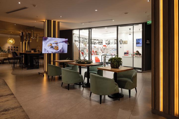 Guest Lobby