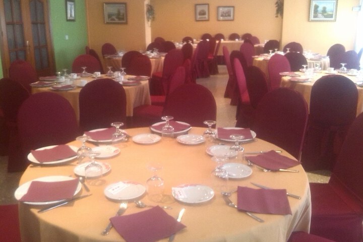 Dining 24 of 37