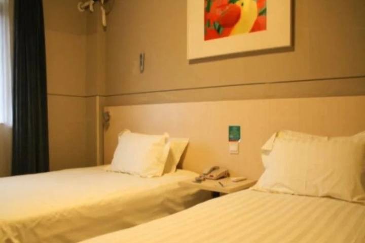 Room 3 of 9