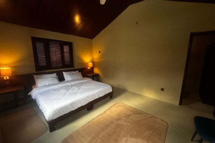Room 2 of 17