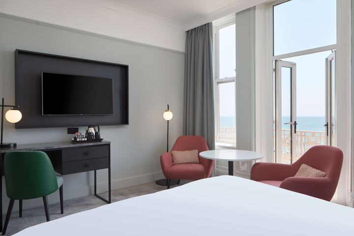 Room 16 of 182