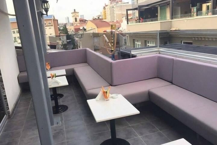 Terrace/Patio 4 of 5
