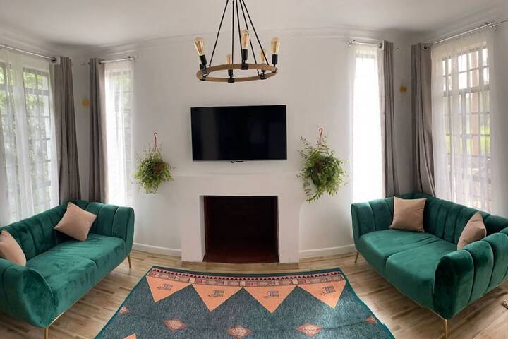 Room 7 of 18