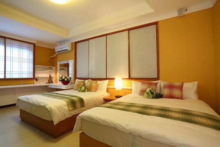 Room 9 of 37