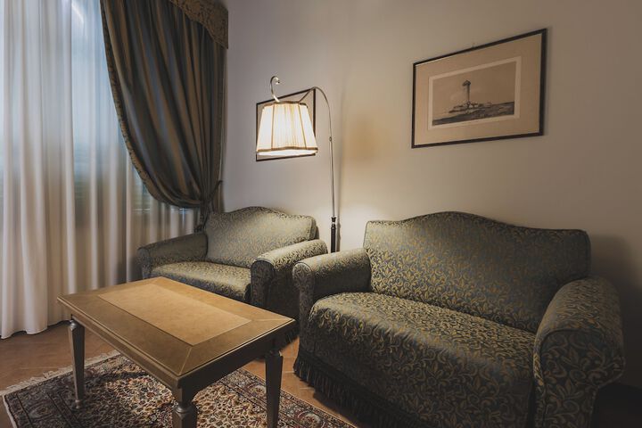 Room 108 of 181