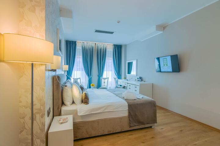 Room 5 of 71