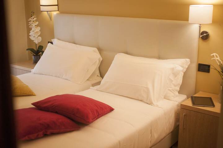 Room 6 of 24