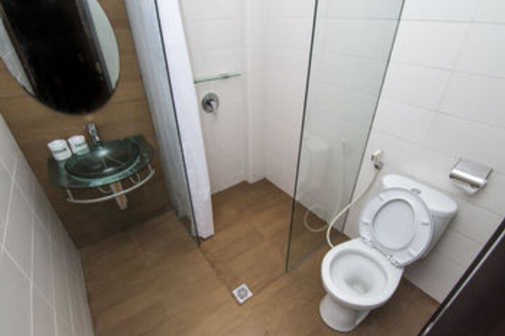 Room 3 of 40