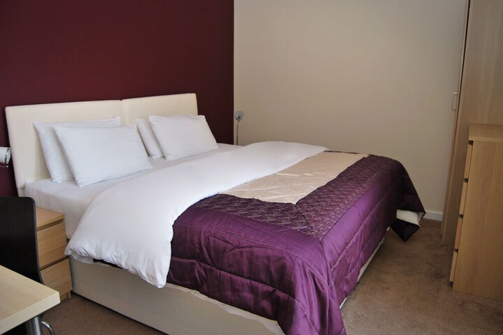 Room 10 of 30