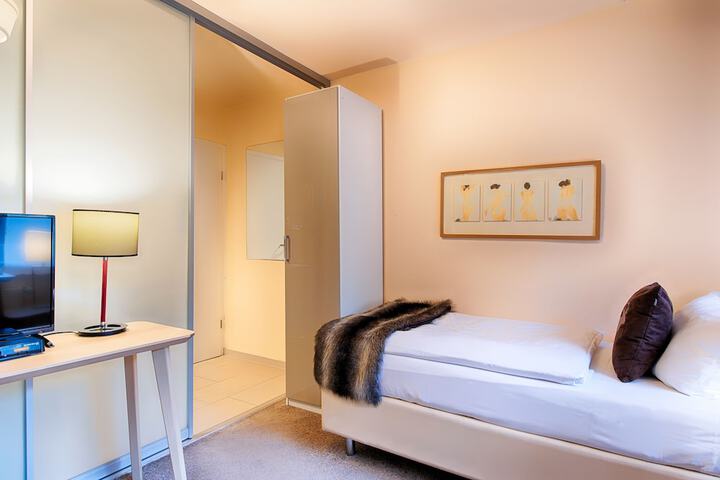 Room 6 of 54