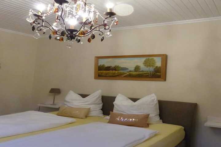 Room 12 of 40
