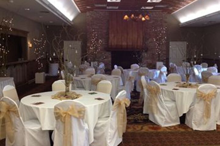 Ballroom/Hall 3 of 42