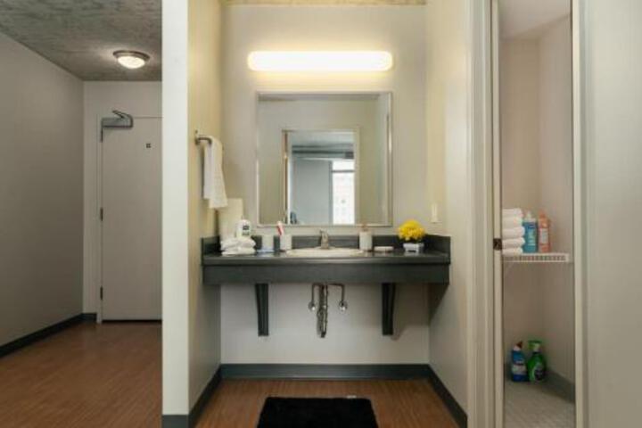 Affordable 2 Bedroom on Wabash in Chicago, IL