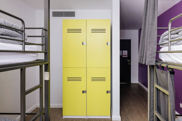 Room 26 of 61