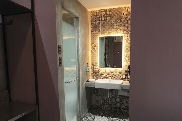 Room 50 of 69