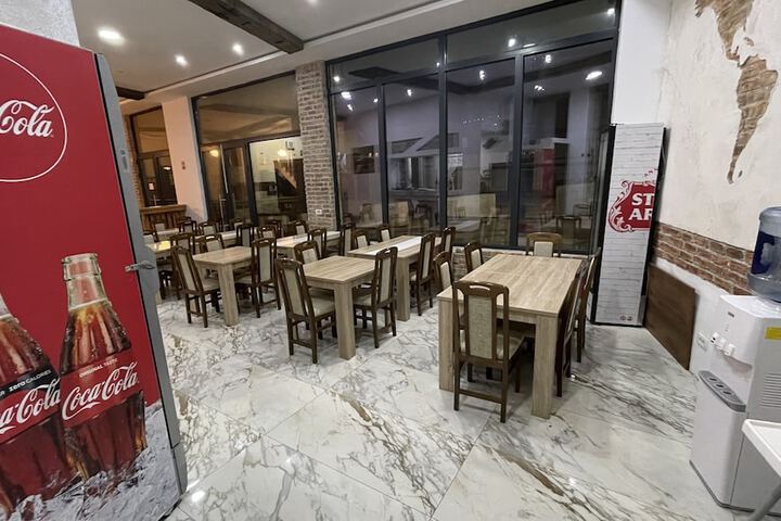 Dining 72 of 92