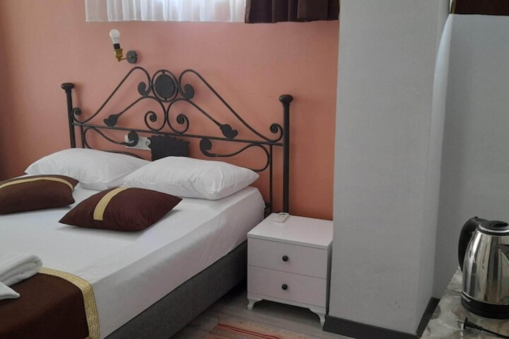 Room 33 of 69