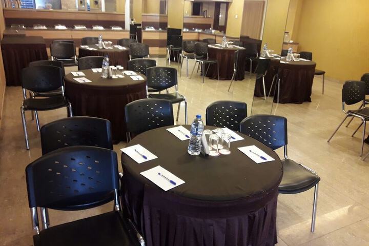 Ballroom/Hall 19 of 26