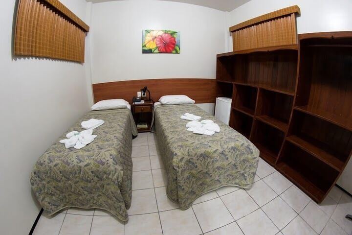 Room 11 of 25