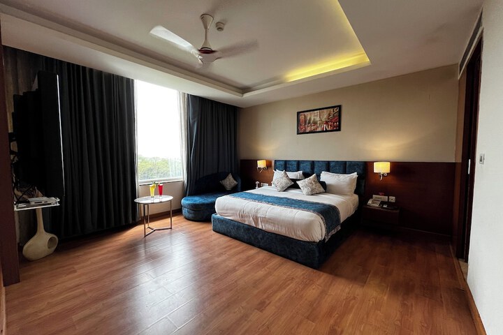 Room 13 of 113