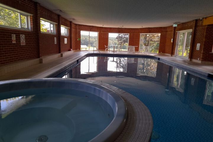Pool 9 of 27