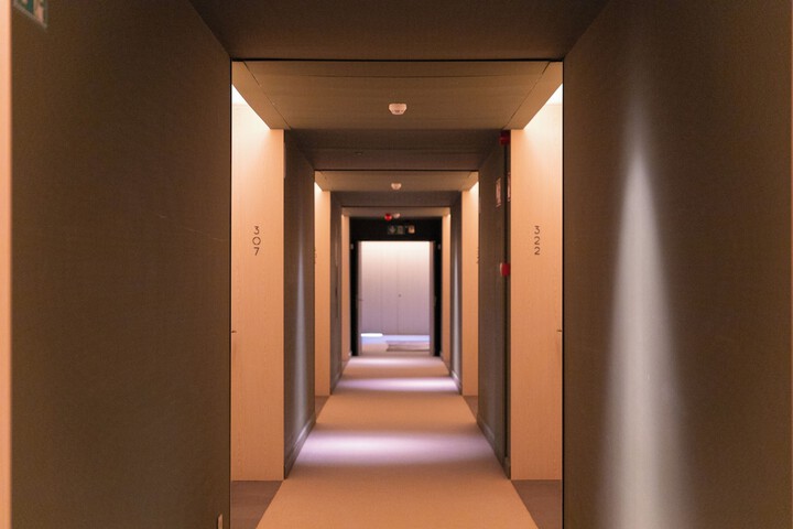 Ballroom/Hall 32 of 34