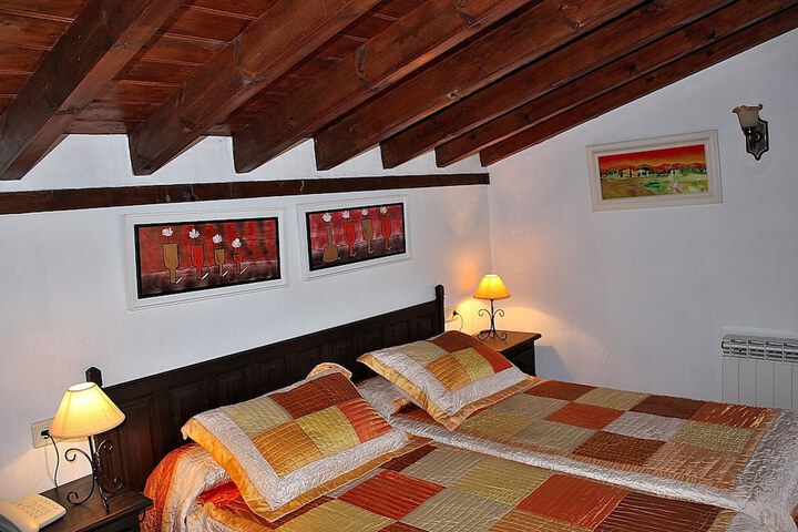 Room 9 of 27