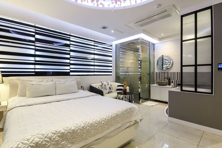 Room 19 of 42