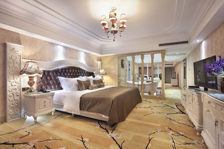 Room 28 of 71