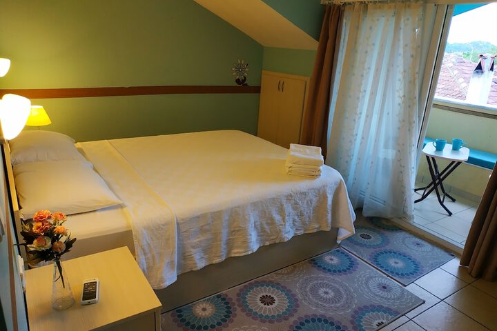 Room 22 of 74