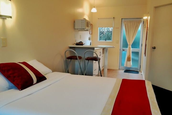 Room 8 of 76