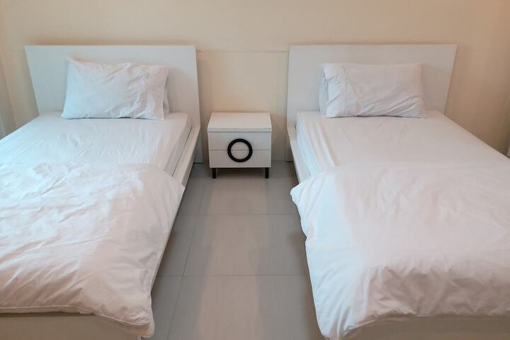 Room 3 of 44