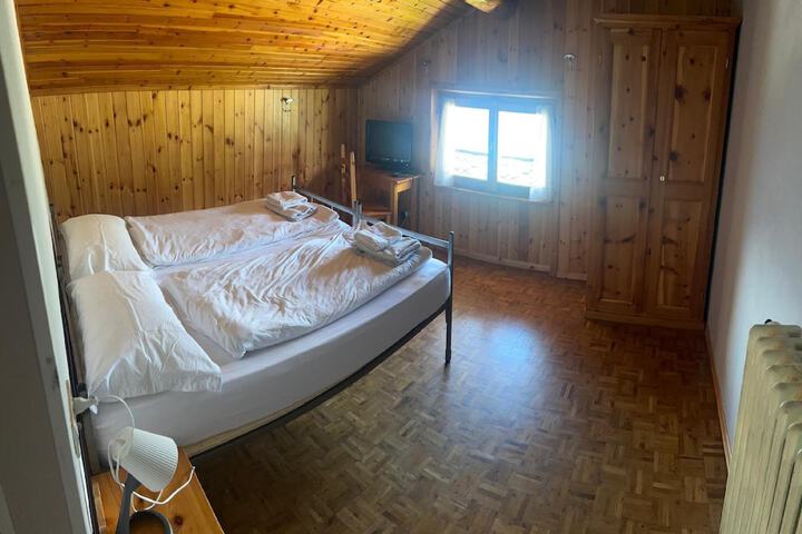 Room 15 of 82