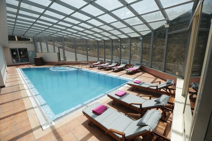 Pools & Facilities