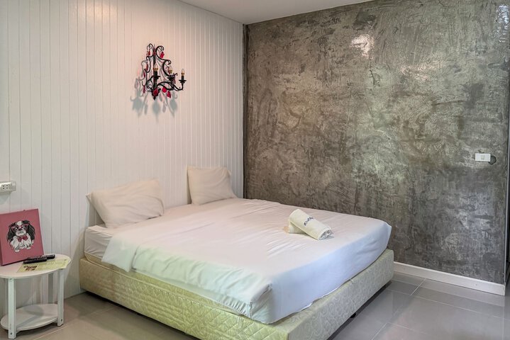 Room 37 of 74
