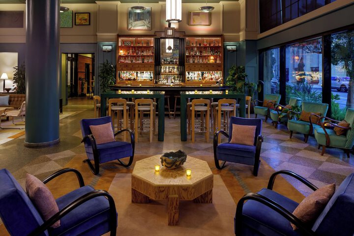 Lobby lounge