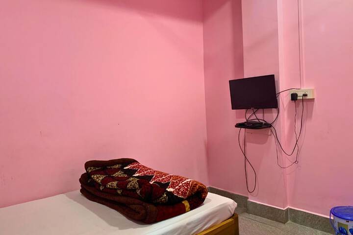Room 18 of 37