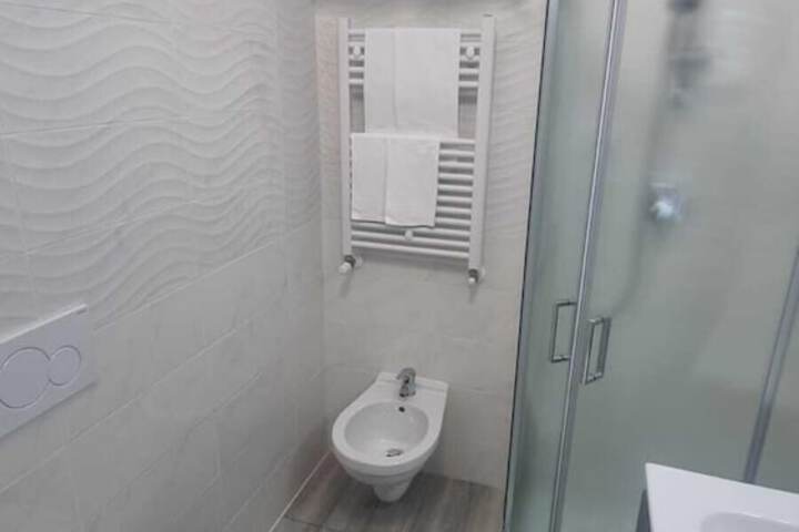 Room 32 of 73