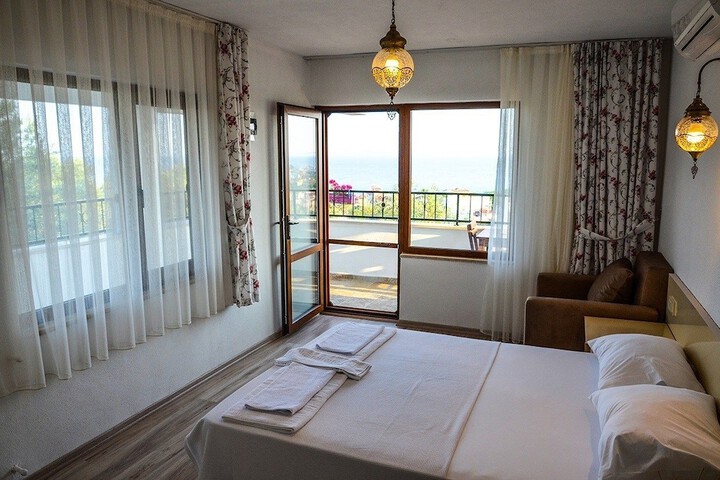 Room 4 of 35
